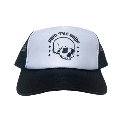 Skull W/B Trucker