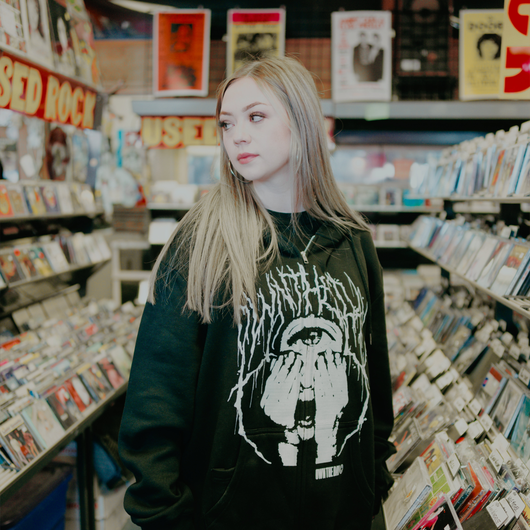 Metal Pullover