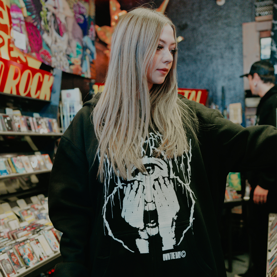 Metal Pullover